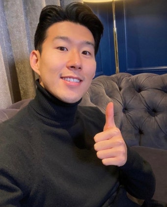 손흥민, 은퇴 후 축구계 떠난다는 결심 고수…패션 매거진 커버 장식하며 속내 공개 > 기타 스포츠 | 시보드 손흥민, 은퇴 후 축구계 떠난다는 결심...