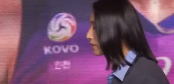 '만장일치 MVP' 김연경 현역 연장한다? > 이슈 | 시보드 '만장일치 MVP' 김연경 현역 연장한다?
