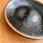 出西窯の「白」、「黒」、「ブルー」｜ビームス ジャパン｜BEAMS 出西窯の「白」、「黒」、「ブルー」