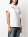 Moncler 엠보스드 레터링 로고 티셔츠 할인 l 세일로 만나보는 파페치 해외 브랜드 컬렉션 ✈ 관부가세 포함 금액, 무료 반품 Moncler... 