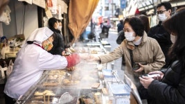 COVID-19 tracker: Tokyo reports 10,080 new cases and 30 deaths | The Japan Times COVID-19 tracker: Tokyo reports 10,080 new cases... 