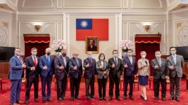 Chinese aircraft carrier conducts drills with fighters and helicopters in East China Sea | The Japan Times Chinese aircraft... 