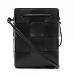 LF스퀘어 공식 온라인몰 (당일) 22SS 보테가베네타 인트레치아토 블랙 카세트 버킷백 680218VCQC48425