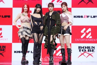 [덕샷] 키스오브라이프, 찐 실력파 걸그룹의 컴백 < 포토 < 기사본문 - 굿뉴스닷컴 [덕샷] 키스오브라이프, 찐 실력파 걸그룹의 컴백