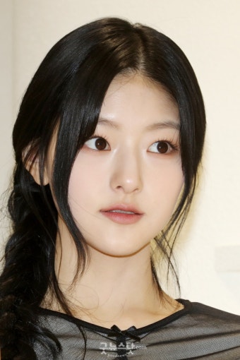 [덕샷] 키스오브라이프 하늘, 청초한 비주얼 < 포토 < 기사본문 - 굿뉴스닷컴 [덕샷] 키스오브라이프 하늘, 청초한 비주얼