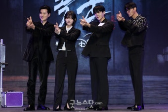[덕샷] 박훈정 감독과 출연진, '폭군' 주역들 한자리에 < 포토 < 기사본문 - 굿뉴스닷컴 [덕샷] 박훈정 감독과 출연진, '폭군' 주역들 한자리에