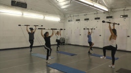 Fitness tool R3BAR aims to boost strength, flexibility - ABC7 Los Angeles Fitness tool R3BAR aims to boost strength, flexibility