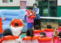 어린이 교통안전 교육은 내가 책임진다! 현대모비스, ’투명우산 나눔 캠페인 진행 < 뉴스 < 기사본문 - 엠투데이 어린이 교통안전 교육은 내가... 