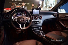 동급 최강, 벤츠 더 뉴 A 45 AMG 4매틱 출시 < 핫 이슈 < 신차소식 < 기사본문 - 오토헤럴드 동급 최강, 벤츠 더 뉴 A 45 AMG 4매틱 출시