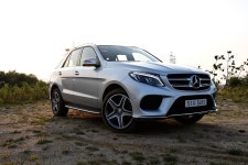 벤츠 GLE, 6기통에 9단 AT 그리고 4MATIC < 리뷰 및 테스트 < 기사본문 - 오토헤럴드 벤츠 GLE, 6기통에 9단 AT 그리고 4MATIC
