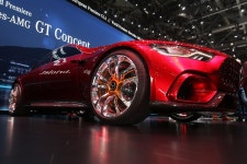 강렬한 아우라, 메르세데스 AMG GT 콘셉트 < 포토뉴스 < 기사본문 - 오토헤럴드 강렬한 아우라, 메르세데스 AMG GT 콘셉트