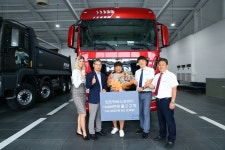 만트럭버스코리아, 2002년 첫 출고 후 누적 판매 10000대 돌파 < 뉴스 < 기사본문 - 오토헤럴드 만트럭버스코리아, 2002년 첫 출고 후 누적... 