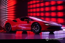 [오토포토] 제로백 2.5초, 페라리 최초의 PHEV SF90 스트라달레... 오토헤럴드 [오토포토] 제로백 2.5초, 페라리 최초의 PHEV SF90 스트라달레