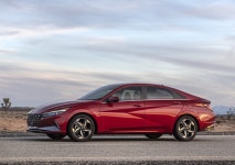 [오토포토] 완전히 다른 느낌 현대차 신형 아반떼 디테일 이미지 < 포토뉴스 < 기사본문 - 오토헤럴드 [오토포토] 완전히 다른 느낌 현대차 신형... 