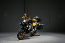 BMW 모토라드 샵 온라인 5월 에디션, R 1250 GS 40주년 컴플리트 등... 모토라드 샵 온라인 5월 에디션, R 1250 GS 40주년 컴플리트 등 3종 추가
