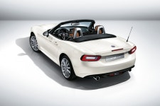 오리지널] 피아트 124 스파이더 마즈다 MX-5 기반 스포츠카 < 기고&컬럼 < 기사본문 - 오토헤럴드 [레트로 vs. 오리지널] 피아트 124... 
