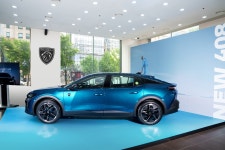 ‘뉴 푸조 408’ 출시 전 사전 공개...세단ㆍSUV 장점 결합한... ‘뉴 푸조 408’ 출시 전 사전 공개...세단ㆍSUV 장점 결합한 크로스오버