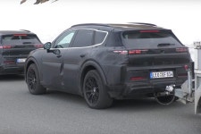 포르쉐 카이엔 일렉트릭 프로토타입 포착 PPE 플랫폼 기반 더 커져... 포르쉐 카이엔 일렉트릭 프로토타입 포착 PPE 플랫폼 기반 더 커져