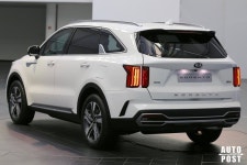 얘도 결함이냐? 나오기만 하면 대박이라던 쏘렌토 가솔린 터보 출시가 또 미뤄진 이유 - 트래피카