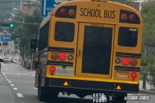 이 차랑 사고나면 진짜 큰일납니다 도로에서 포착된 의문의 자동차 정체 알려드립니다 - 트래피카