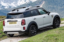 그냥 미들이라 부릅시다 신형 미니 스파이샷 공개되자 네티즌들 난리났다 - 트래피카