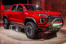 이게 어떻게 트럭이냐 역대급 실물 자랑하는 미제 픽업 공개됐다 - 트래피카