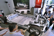 요즘 사람이 없어요 자칫하면 운전자가 차를 직접 고쳐서 타야 할 수도 있습니다 - 트래피카