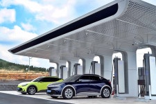 “인프라 구축보다 이게 더 급해” 전기차 충전소 설치보다 더 중요하다고 지적된 것 - 트래피카