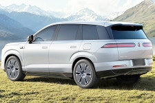 집 두 채쯤 날아갔네... 페라리를 2대나 부숴 먹었다는 최악의 사고가 발생했다 - 트래피카