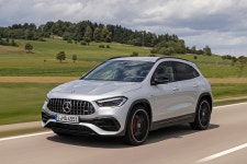 메르세데스-AMG, GLA 45 4MATIC+ 출시로 라인업 강화 < 신차 < 자동차... 메르세데스-AMG, GLA 45 4MATIC+ 출시로 라인업 강화 - 오토트리뷴