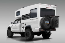 트럭하우스 BCT 타코마 캠퍼 4X4 공개, 어디서나 캠핑 가능? < RV < 뉴스 < 기사본문 - 오토트리뷴 트럭하우스 BCT 타코마 캠퍼 4X4 공개... 