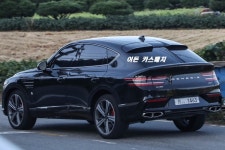 벤츠-BMW 압도하는 포스... GV80 쿠페, 일반 도로에서는 이런 느낌? < 신차 < 자동차 < 기사본문 - 오토트리뷴 벤츠-BMW 압도하는 포스... GV80... 
