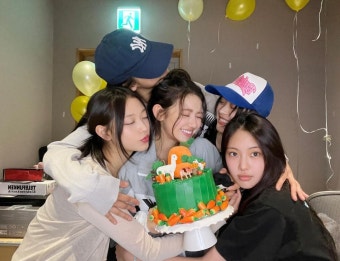 하이브와 계급장 떼고 붙은 민희진, 그간 뉴진스로 쓸어모은 돈이 얼마? < 연예 < 뉴스 < 기사본문 - 오토트리뷴 