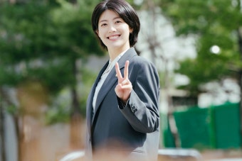 화제의 신입 변호사, 뛰어난 미모에 네티즌 '감탄' (굿파트너) < 사회 < 기사본문 - 오토트리뷴 