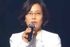 데뷔 40주년 이선희, 팬들마저 등 돌린 근황은? < 연예 < 이슈 < 기사본문... 데뷔 40주년 이선희, 팬들마저 등 돌린 근황은? - 오토트리뷴