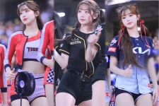 < 연예 < 이슈 < 기사본문 - 오토트리뷴 아이돌 뺨치는 미모 KIA 치어리더 이주은, 외신도 놀란 삐끼삐끼 춤 대체 뭐길래? - 오토트리뷴