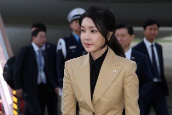“받은 사람은 불기소인데?”… 김건희에 명품백 건넨 최재영 ‘기소 권고’ < 정치 < 기사본문 - 오토트리뷴 “받은 사람은 불기소인데?”...