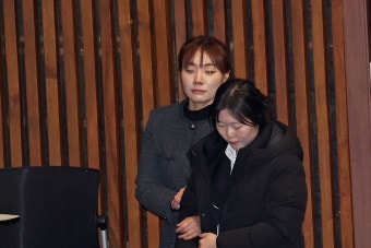 국힘 김예지, 尹 탄핵 찬성표 던진 이유 < 정치 < 기사본문 - 오토트리뷴 “문자 폭탄 받았지만”... 국힘 김예지, 尹 탄핵 찬성표 던진 이유...