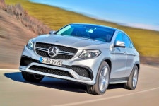 돈 스파이크, 전성기때 타던 차에 ‘눈길’ < 이슈 < 연예 < 기사본문... 했었네... 돈 스파이크, 전성기때 타던 차에 ‘눈길’ - 오토트리뷴