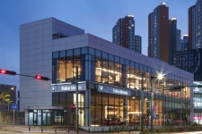 BMW, 김해 전시장 및 서비스센터 오픈 < 업계소식 < 자동차 < 기사본문 - 오토트리뷴 구매부터 수리까지 한번에... BMW, 김해 전시장 및... 