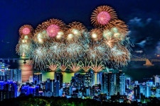 여의도는 새 발의 피, 20주년 맞은 불꽃 축제는? < 여행 < 뉴스... 여의도는 새 발의 피, 20주년 맞은 불꽃 축제는? - 오토트리뷴