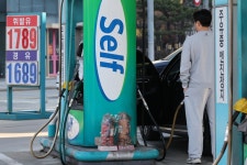 베테랑 운전자도 몰랐죠... 고정 생활비 기름값, 한 푼이라도 줄이는 실전 꿀팁 < 생활 < 라이프 < 기사본문 - 오토트리뷴 베테랑 운전자도... 