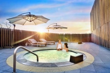 제주도에는 온천 없다며?... 지하 2001m의 기적, 우윳빛 힐링 성지 < 여행 < 라이프 < 기사본문 - 오토트리뷴 제주도에는 온천 없다며?...... 