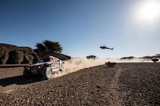 도로에서 즐기는 다카르 랠리카 개발 중 < 스타일 < 라이프 < 기사본문 - 오토뷰 도로에서 즐기는 다카르 랠리카 개발 중