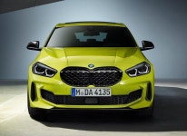 잘 달리는 차를 더 잘 달리게... BMW, 2022년형 M135i xDrive 공개 < 프리뷰 < 리뷰 & 프리뷰 < 기사본문 - 오토뷰 잘 달리는 차를 더... 