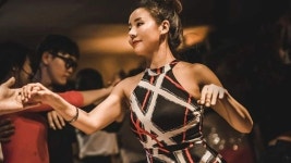 혼자서 하는 아르헨티나 탱고 홈트 바른자세부터 몸매관리까지! 혼자서 하는 아르헨티나 탱고 홈트 | 한걸음