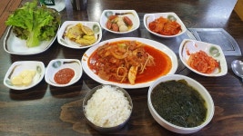 아침에 제육볶음 vs 순대국밥.jpg : 클리앙