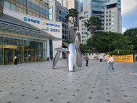 잠실역 8번 출구 앞 현재 상황입니다. : 클리앙