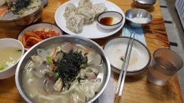 유명한 칼국수집에서 식사했네요 : 클리앙