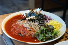 쟁반국수, 막국수, 쟁반막국수, 메밀국수, 메밀면, 사진,이미지,일러스트,캘리그라피 - 횽횽작가 크라우드픽 - 저작권 걱정 없는 상업용 이미지